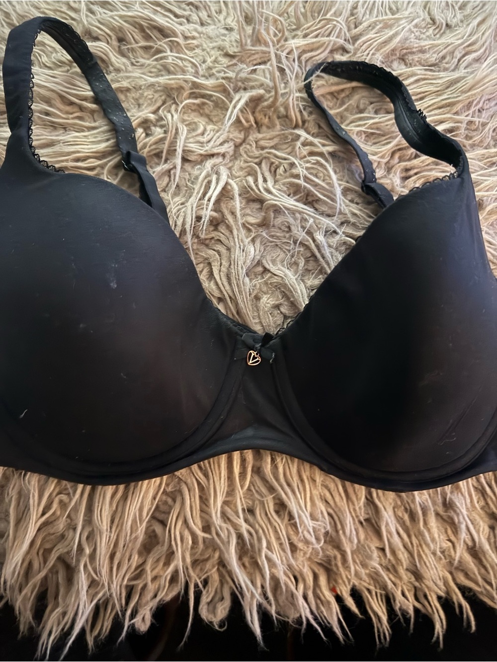 Victoria's Secret Black Molded T-Shirt Bra with Center Charm